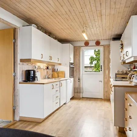 בית נופש Konsta - 50m From The Sea By Interhome אבלטופט
